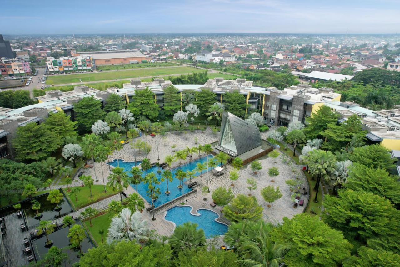 Novotel Палембанг Экстерьер фото