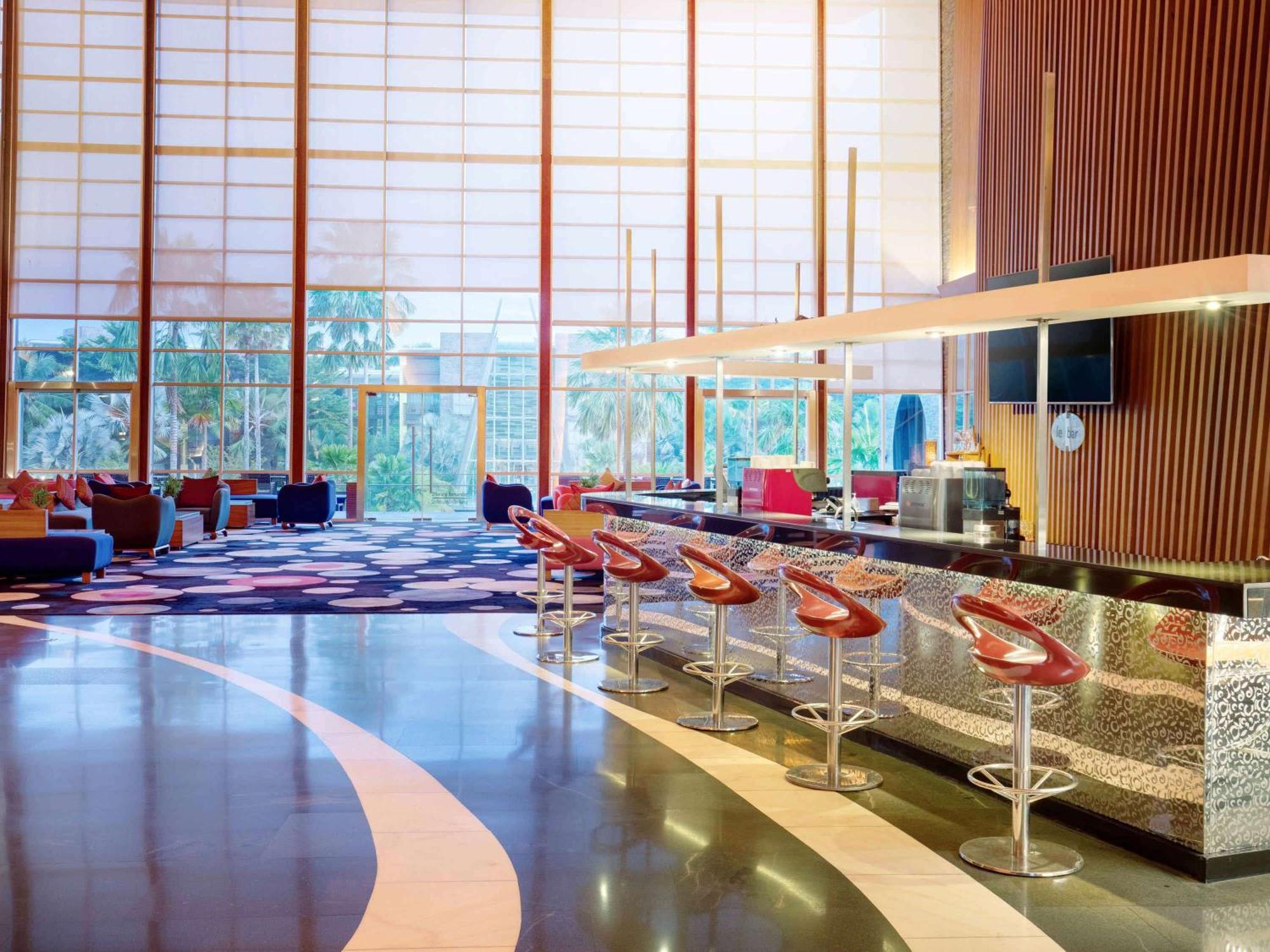 Novotel Палембанг Экстерьер фото
