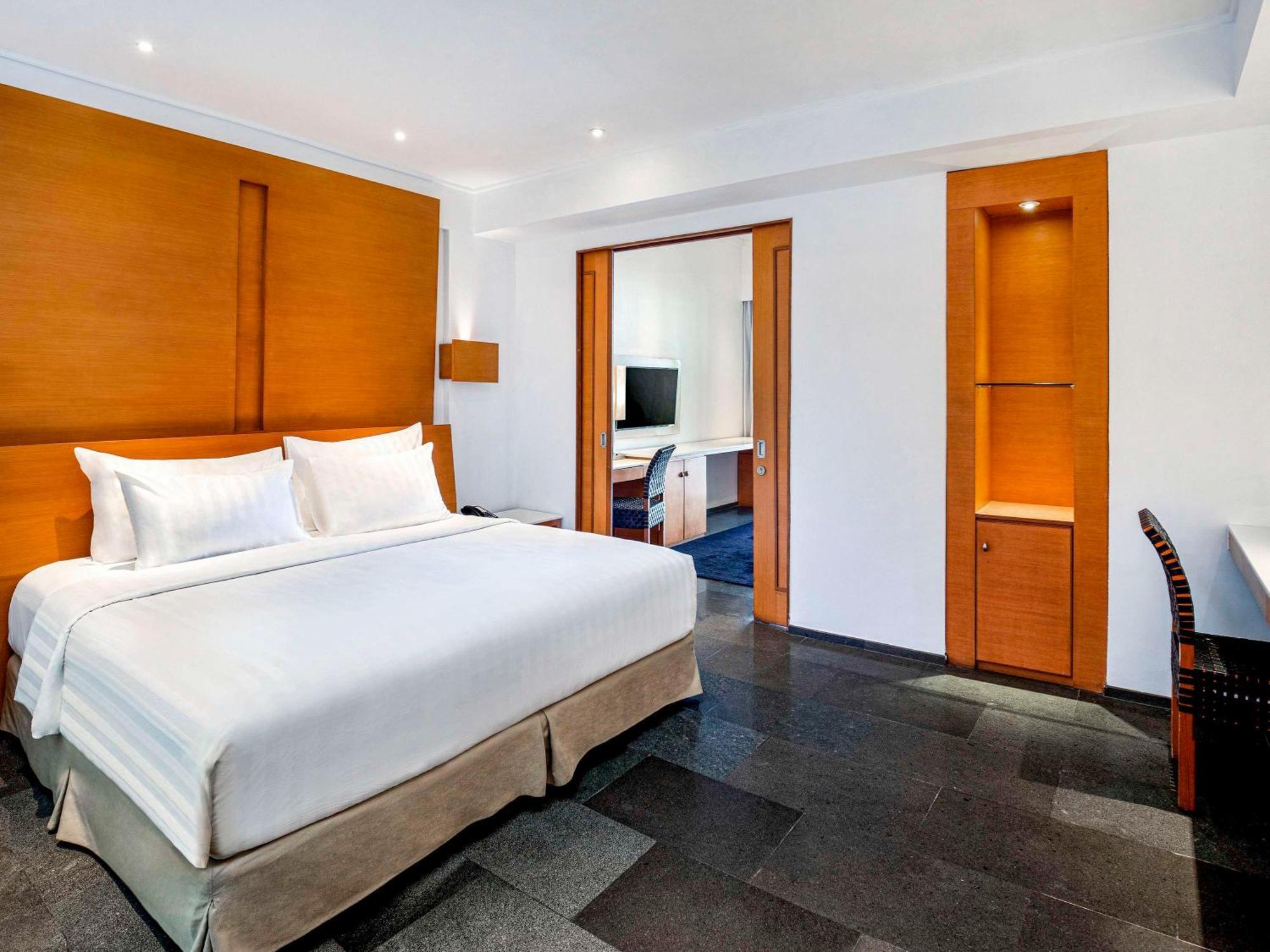 Novotel Палембанг Экстерьер фото