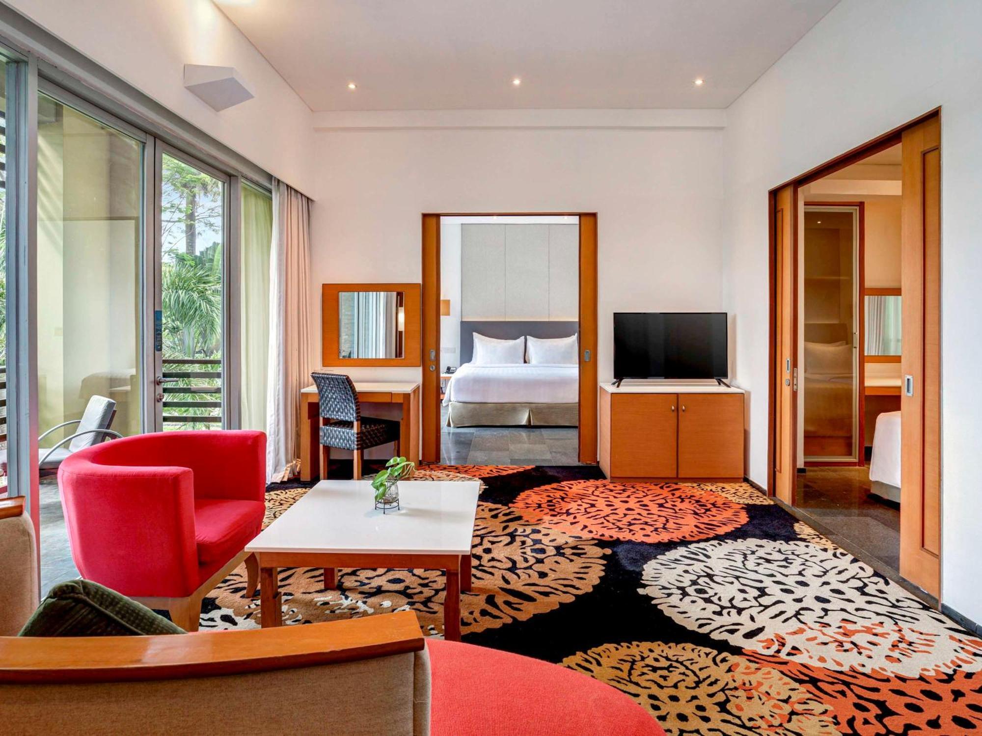 Novotel Палембанг Экстерьер фото